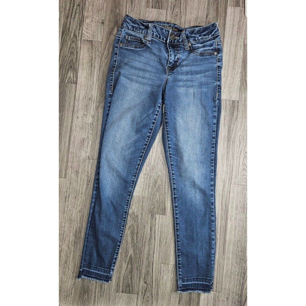 Maurices Womens Size XS-R Whiskered Skinny Stretch Denim Blue Jeans